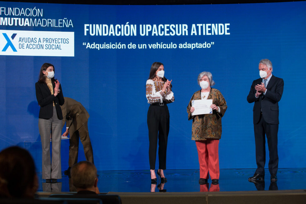 La Reina Letizia, presente en la entrega de una ayuda de Fundación Mutua Madrileña a Upacesur